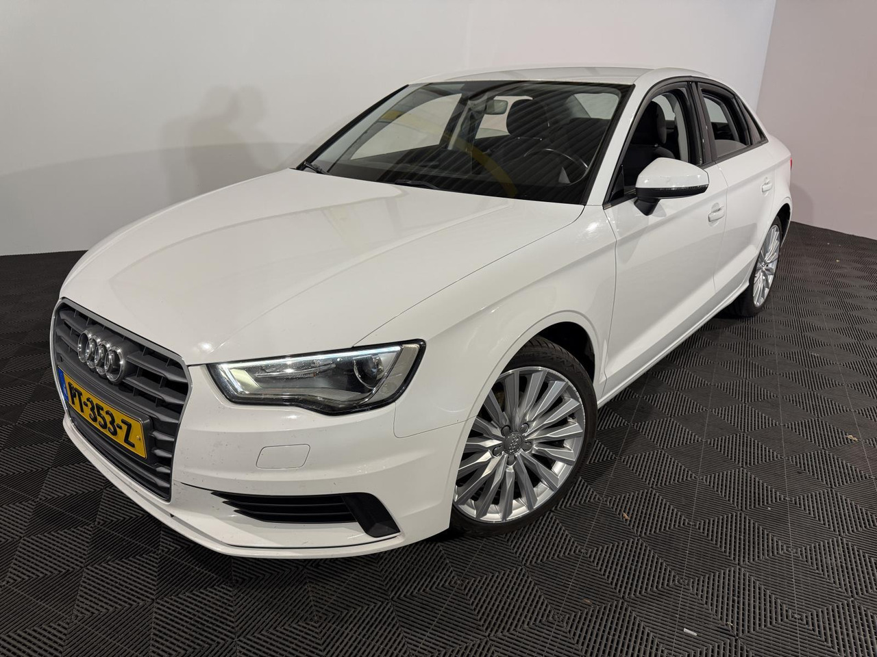 Audi | A3 Limousine | 1.4 TFSI Attraction Pro Line Plus Automaat | 2016 | 256.538 km | PT353Z | Geen oordeel - Sedan: picture 1 Audi | A3 Limousine | 1.4 TFSI Attraction Pro Line Plus Automaat | 2016 | 256.538 km | PT353Z | Geen oordeel - Sedan: picture 1