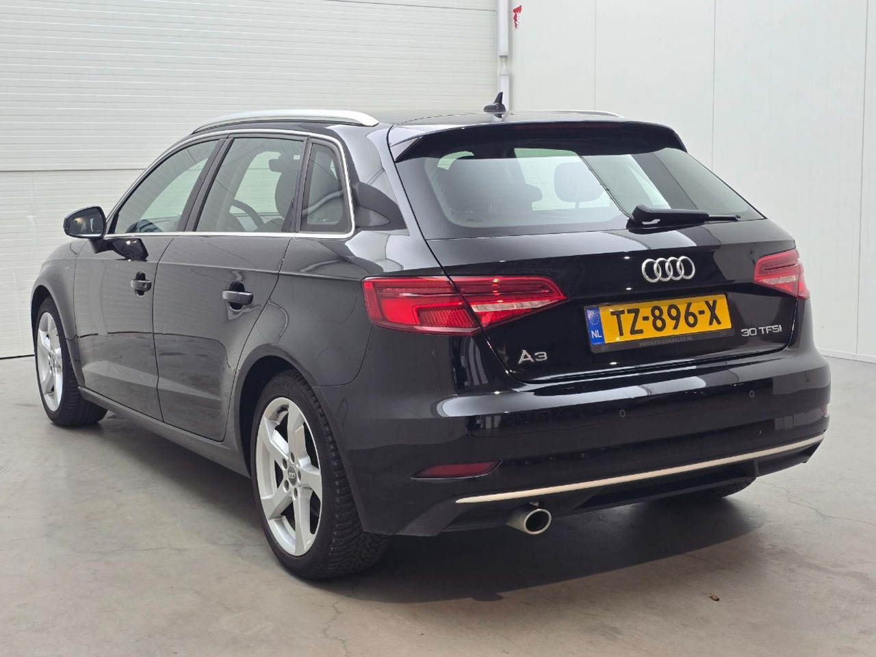 Audi A3 Sportback 30 TFSI Sport Lease Edition | 2018 | 121.664 km | Automaat | TZ896X | NAP: Logisch - Hatchback: picture 3 Audi A3 Sportback 30 TFSI Sport Lease Edition | 2018 | 121.664 km | Automaat | TZ896X | NAP: Logisch - Hatchback: picture 3