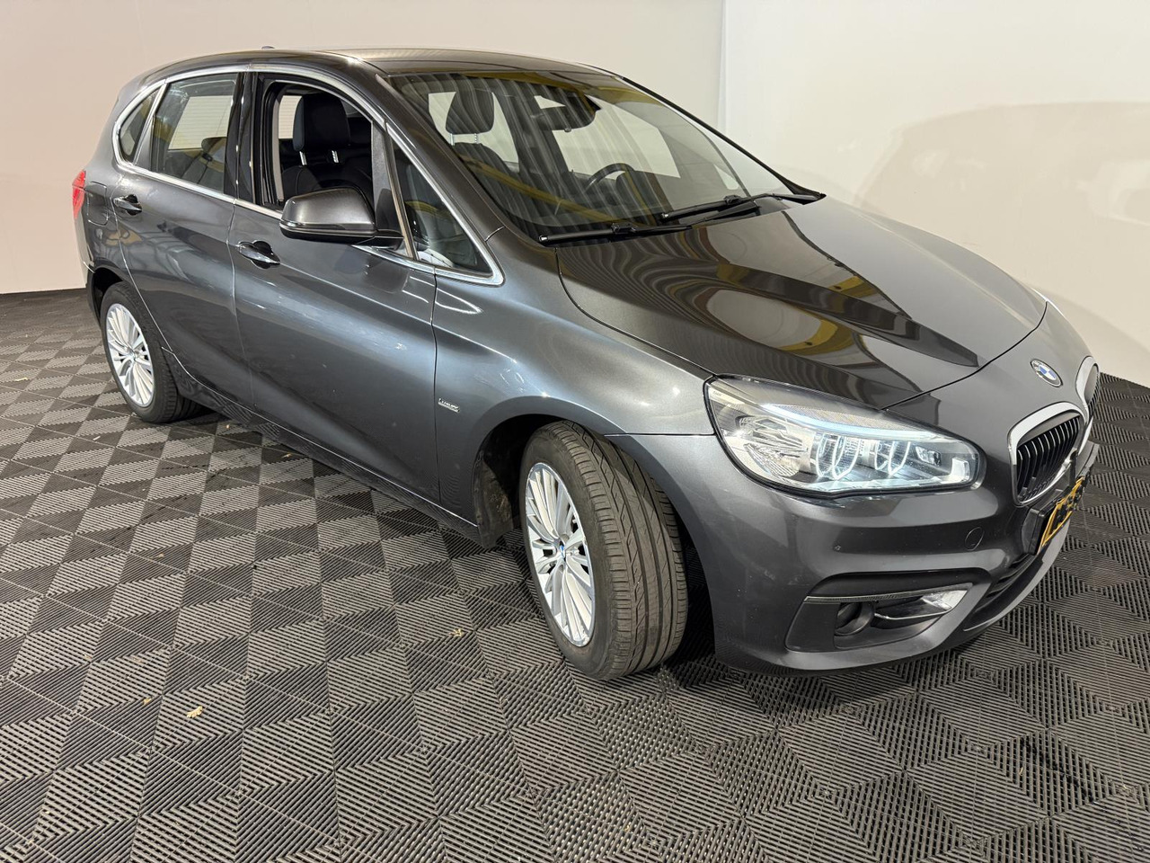 BMW | 2-serie Active Tourer | 218d Corporate Lease Luxury | 2015 | 223.959 km | HG351B | Logisch - Car: picture 3 BMW | 2-serie Active Tourer | 218d Corporate Lease Luxury | 2015 | 223.959 km | HG351B | Logisch - Car: picture 3