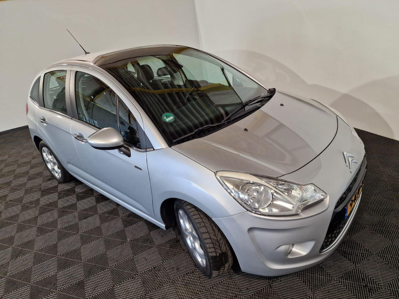 Citroen C3 1.6 Vti 2012 193.593 km 9-KJP-57 - Hatchback: picture 5 Citroen C3 1.6 Vti 2012 193.593 km 9-KJP-57 - Hatchback: picture 5