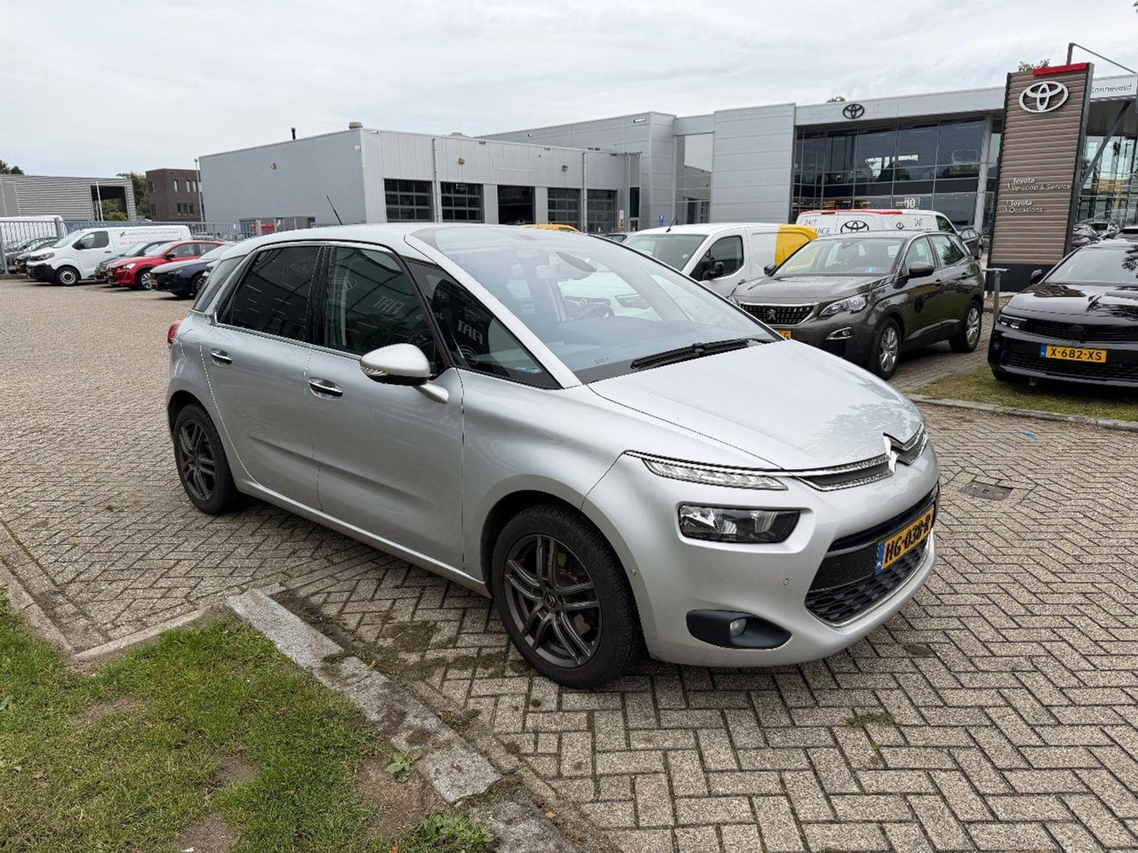 Citroen C4 Picasso 1.6 THP Exclusive | 2015 | 101.255 km | HG038R | NAP: Geen oordeel - Car: picture 2 Citroen C4 Picasso 1.6 THP Exclusive | 2015 | 101.255 km | HG038R | NAP: Geen oordeel - Car: picture 2