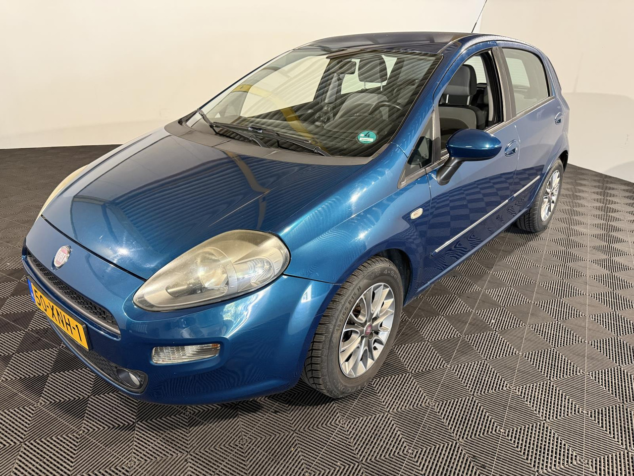Fiat Punto Evo 1.3 M-Jet Easy | 2012 | 229.305 km | 50-XNH-1 - Hatchback: picture 1 Fiat Punto Evo 1.3 M-Jet Easy | 2012 | 229.305 km | 50-XNH-1 - Hatchback: picture 1