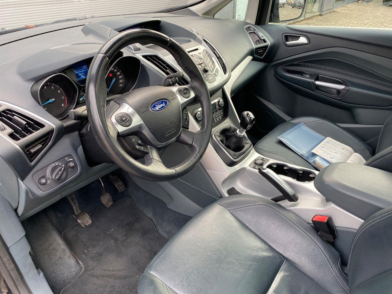Ford Grand C-Max 1.6 EcoBoost Titanium 7p. | 2011 | 226.405 km | 26RTS9 | NAP: Logisch - Car: picture 5 Ford Grand C-Max 1.6 EcoBoost Titanium 7p. | 2011 | 226.405 km | 26RTS9 | NAP: Logisch - Car: picture 5