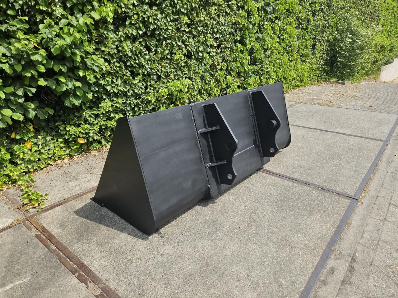 Grondbak t.b.v. Verreiker – Nieuw, Breedte 220 cm (1) - Loader bucket: picture 4 Grondbak t.b.v. Verreiker – Nieuw, Breedte 220 cm (1) - Loader bucket: picture 4