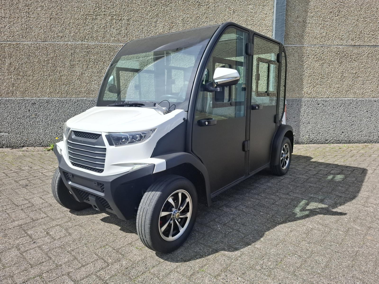 Italcar L4S E-Shuttle 4-zits Elektrische Golfkar H-368-PB - Golf cart: picture 1 Italcar L4S E-Shuttle 4-zits Elektrische Golfkar H-368-PB - Golf cart: picture 1