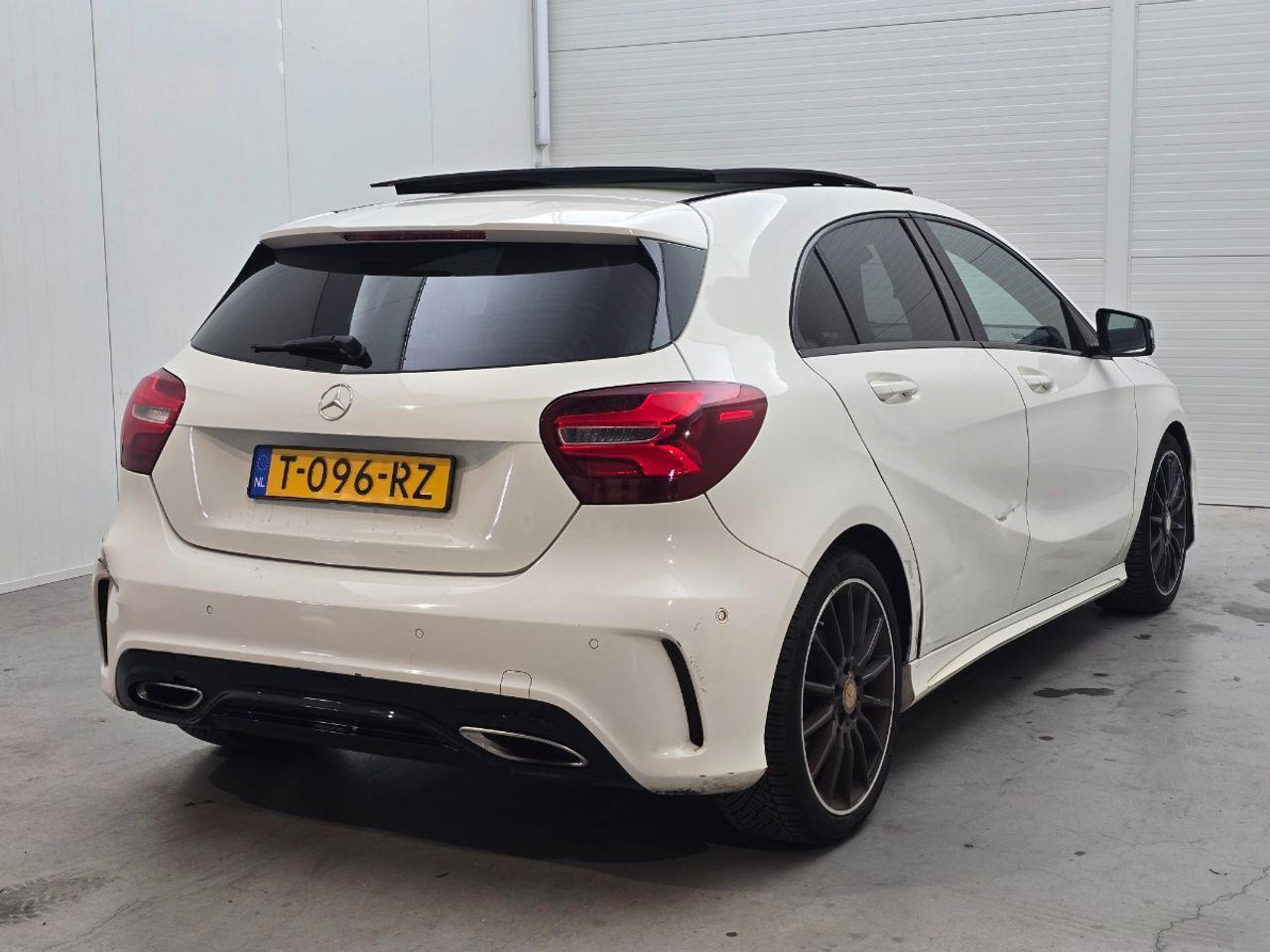 Mercedes - Benz A - klasse 200 Ambition | 2016 | 173.260 km | Automaat | T096RZ | NAP: Geen oordeel - Hatchback: picture 4 Mercedes - Benz A - klasse 200 Ambition | 2016 | 173.260 km | Automaat | T096RZ | NAP: Geen oordeel - Hatchback: picture 4