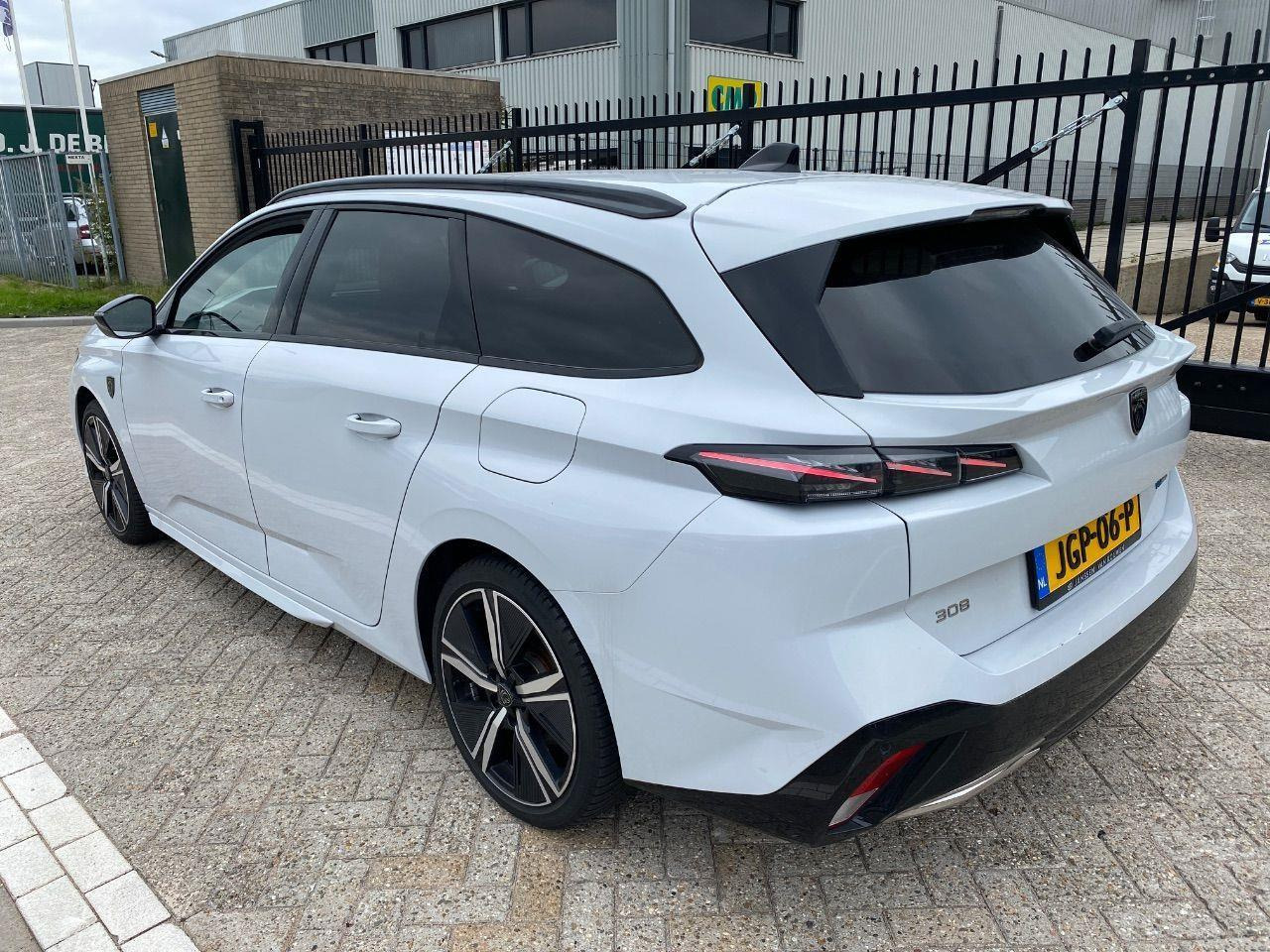 Peugeot 308 SW 1.6 Plug - in Hybrid 225 GT | 2024 | 37.250 km | Automaat | JGP06P | NAP: Geen oordeel - Car: picture 3 Peugeot 308 SW 1.6 Plug - in Hybrid 225 GT | 2024 | 37.250 km | Automaat | JGP06P | NAP: Geen oordeel - Car: picture 3