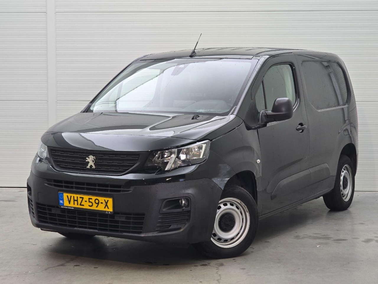 Peugeot Partner 1.5 BlueHDI Premium | 2021 | 135.456 km | VHZ59X | NAP: Logisch - Combi van: picture 1 Peugeot Partner 1.5 BlueHDI Premium | 2021 | 135.456 km | VHZ59X | NAP: Logisch - Combi van: picture 1