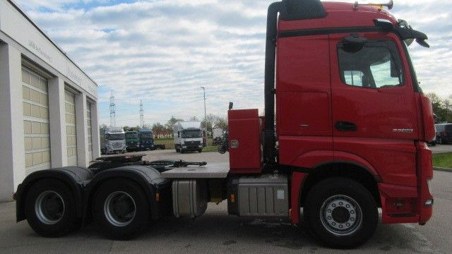 Mercedes-Benz Actros 3358LS 6x4 120 t. LZGG. Retarder - Tractor unit: picture 4 Mercedes-Benz Actros 3358LS 6x4 120 t. LZGG. Retarder - Tractor unit: picture 4