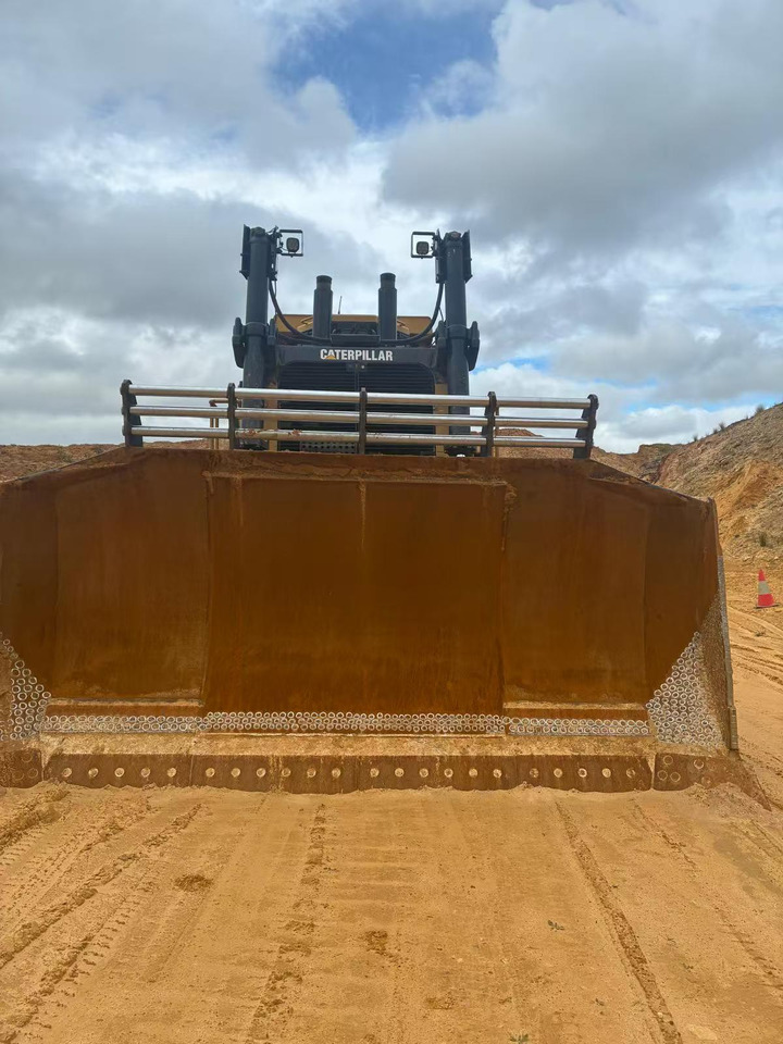 CATPILLAR D10R - Tool/ Equipment: picture 4 CATPILLAR D10R - Tool/ Equipment: picture 4