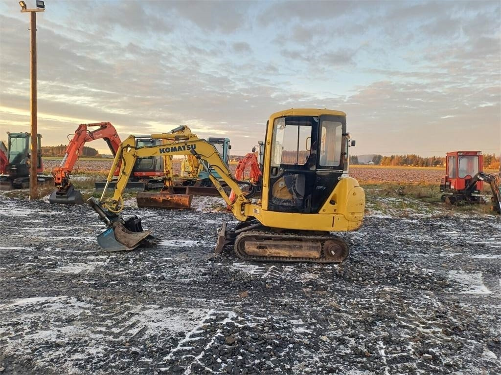 Komatsu PC20R-8 Kallistuvalla liittimellä - Mini excavator: picture 2 Komatsu PC20R-8 Kallistuvalla liittimellä - Mini excavator: picture 2