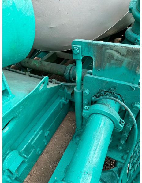 CIFA Concrete Mixer with own engine - Concrete mixer: picture 4 CIFA Concrete Mixer with own engine - Concrete mixer: picture 4
