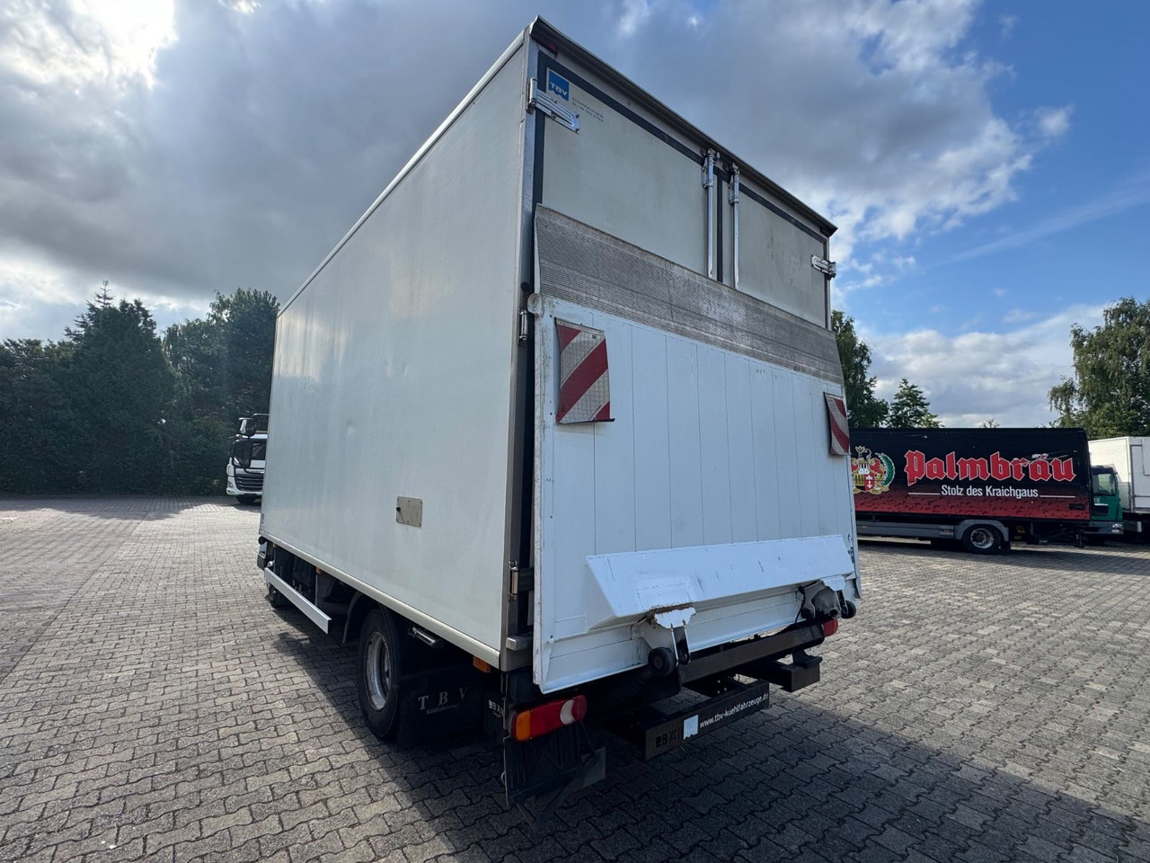 Renault MIDLUM 180/Thermo-King V-500/LBW - Refrigerated delivery van: picture 3 Renault MIDLUM 180/Thermo-King V-500/LBW - Refrigerated delivery van: picture 3