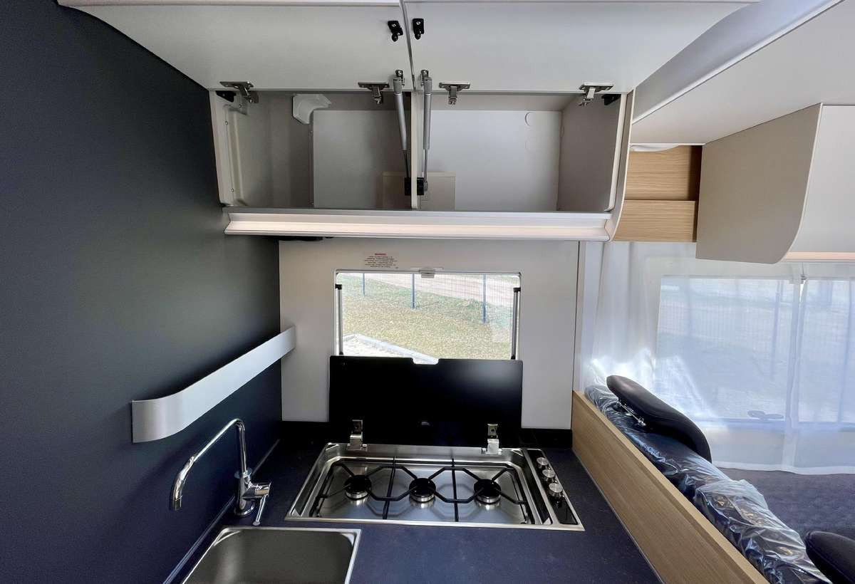 New Semi-integrated motorhome ADRIA Matrix Axess 650 SL: picture 6