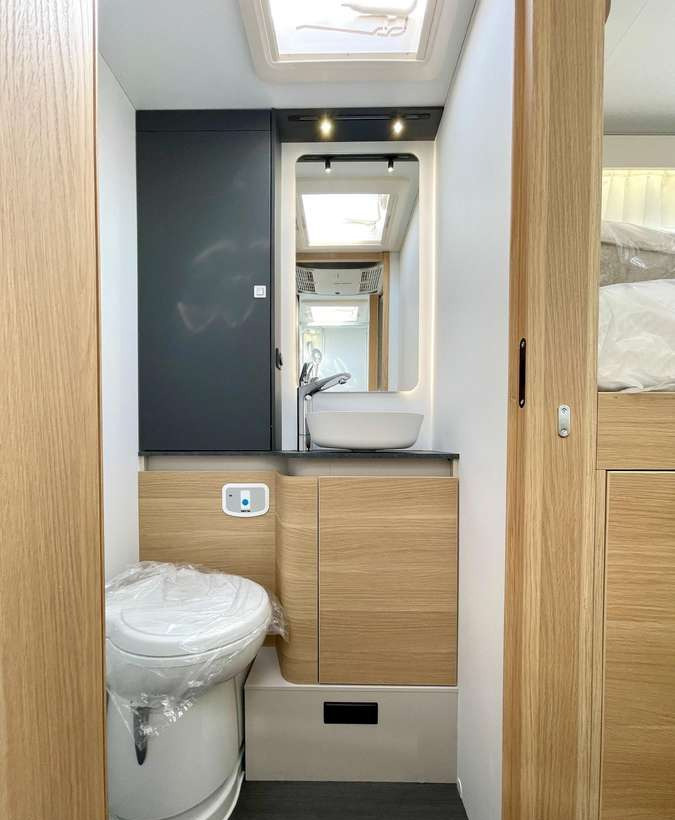 New Semi-integrated motorhome ADRIA Matrix Axess 650 SL: picture 12