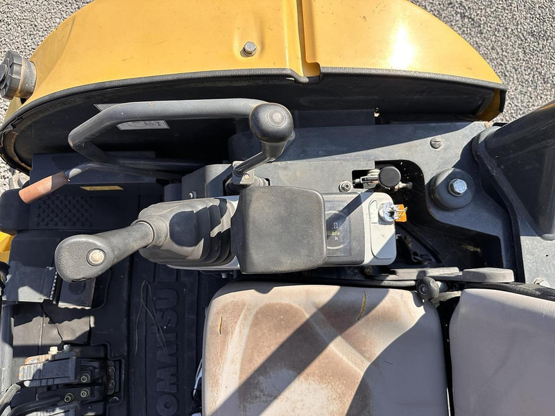 Mini excavator Komatsu PC26MR-3: picture 11