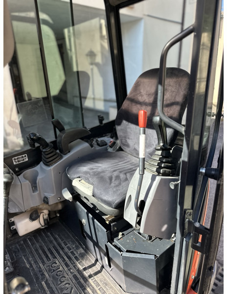 Mini excavator Kubota U27-4: picture 17