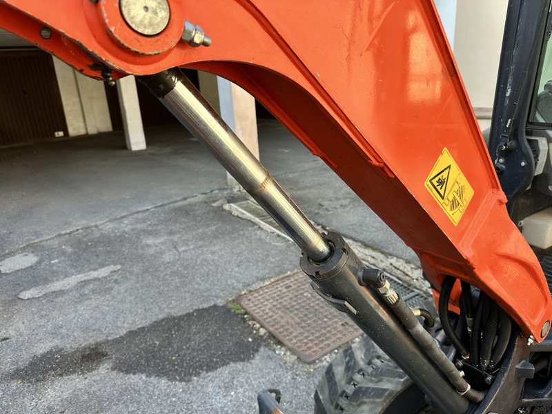 Mini excavator Kubota U27-4: picture 13