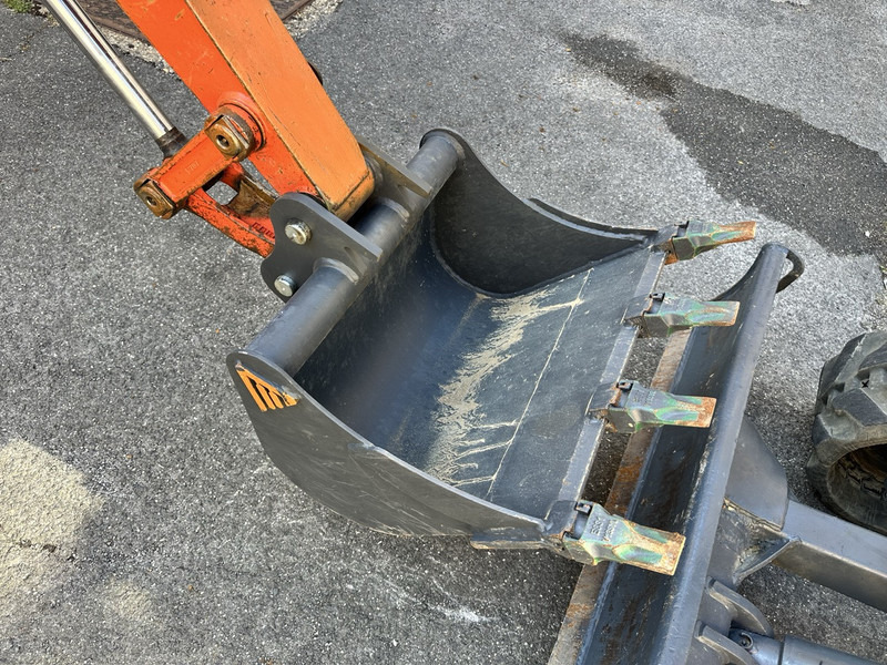Mini excavator Kubota U27-4: picture 10