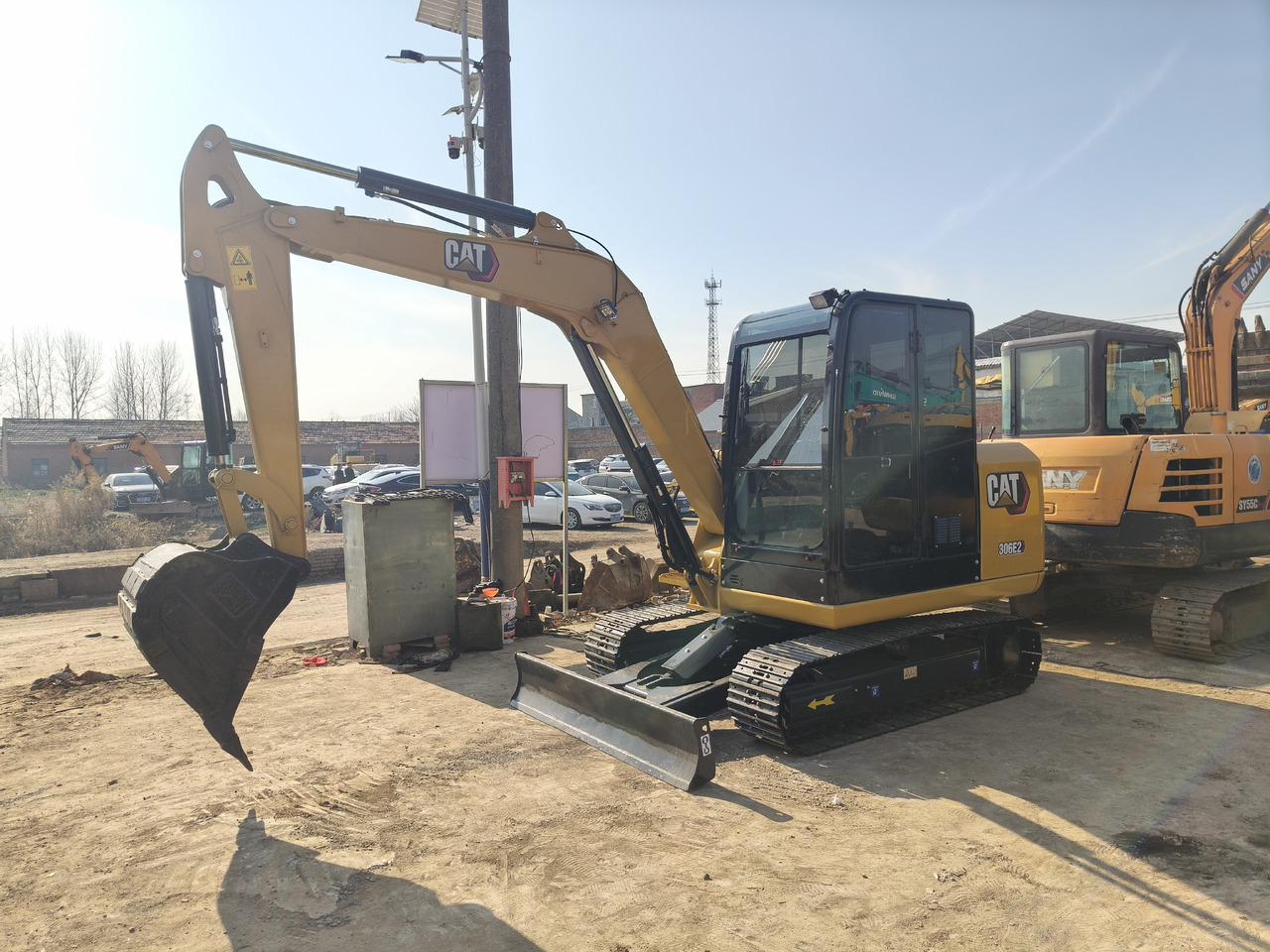 CATERPILLAR 306E2 - Crawler excavator: picture 1 CATERPILLAR 306E2 - Crawler excavator: picture 1