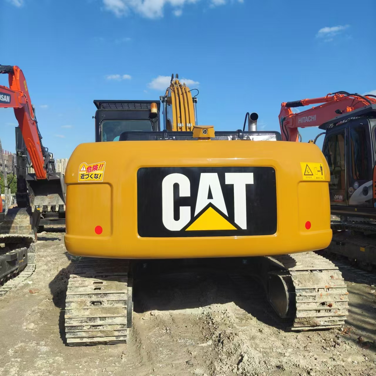 Crawler excavator CATERPILLAR 323D: picture 10