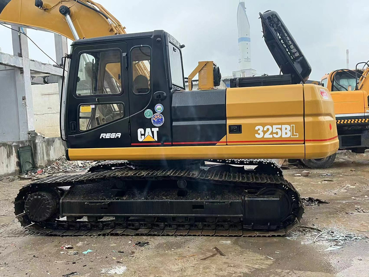 CATERPILLAR 325BL - Crawler excavator: picture 1 CATERPILLAR 325BL - Crawler excavator: picture 1