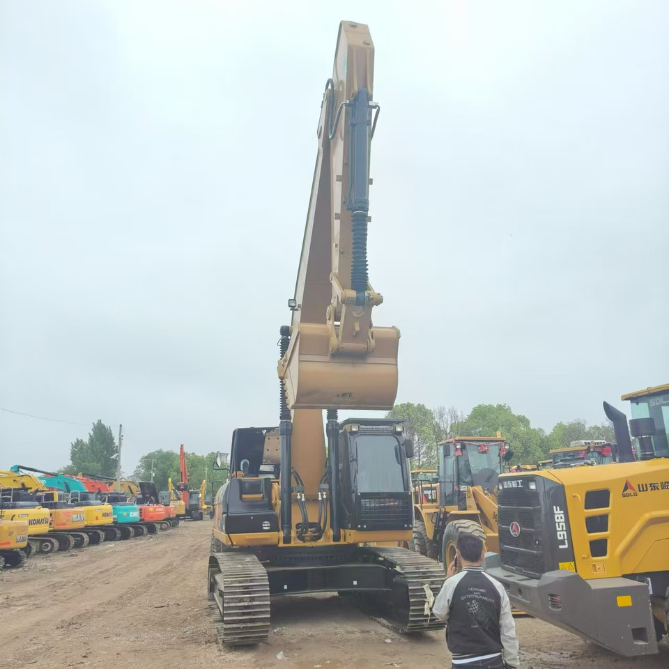 Crawler excavator CATERPILLAR 330D2: picture 8