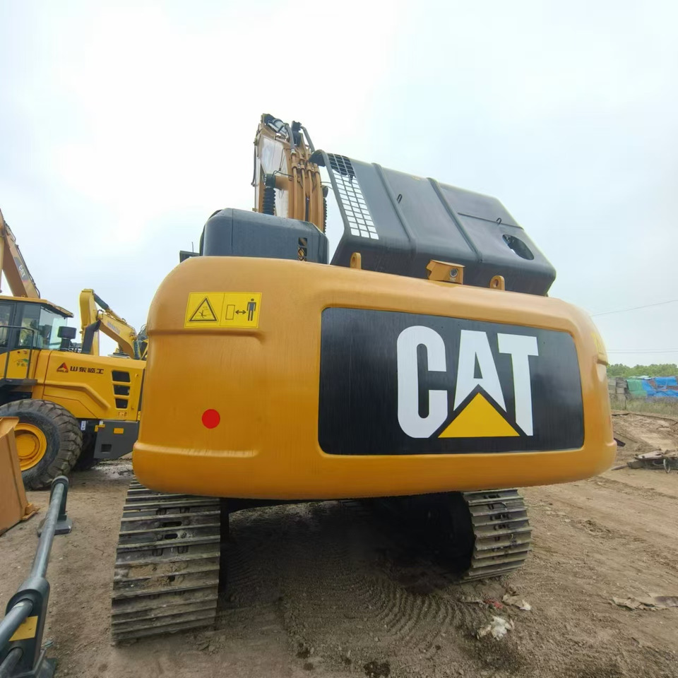 Crawler excavator CATERPILLAR 330D2: picture 6