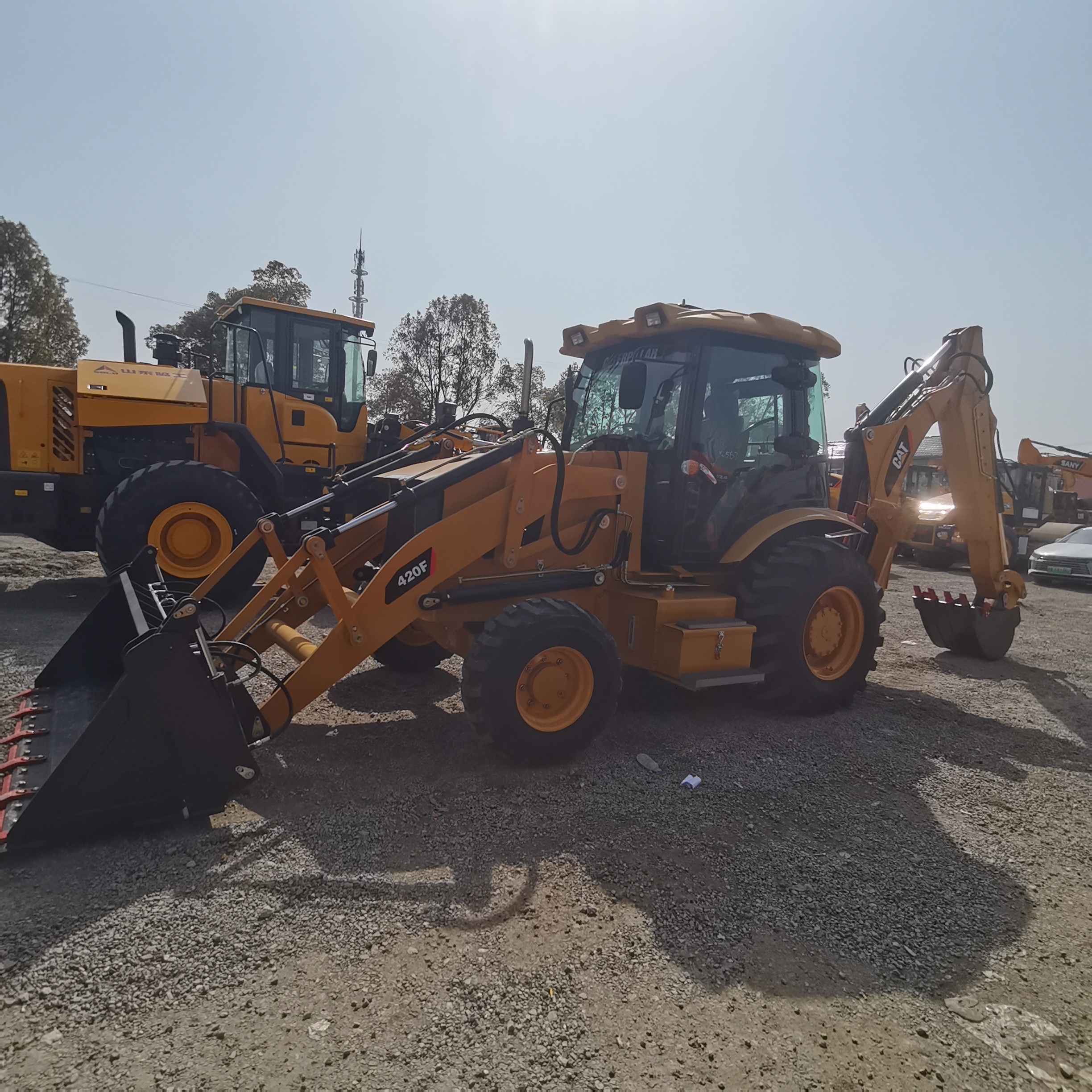 New Backhoe loader CATERPILLAR 420F: picture 16