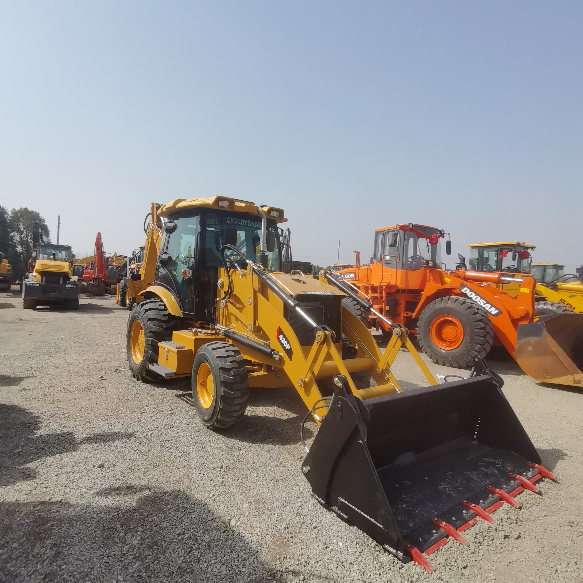 New Backhoe loader CATERPILLAR 420F: picture 10