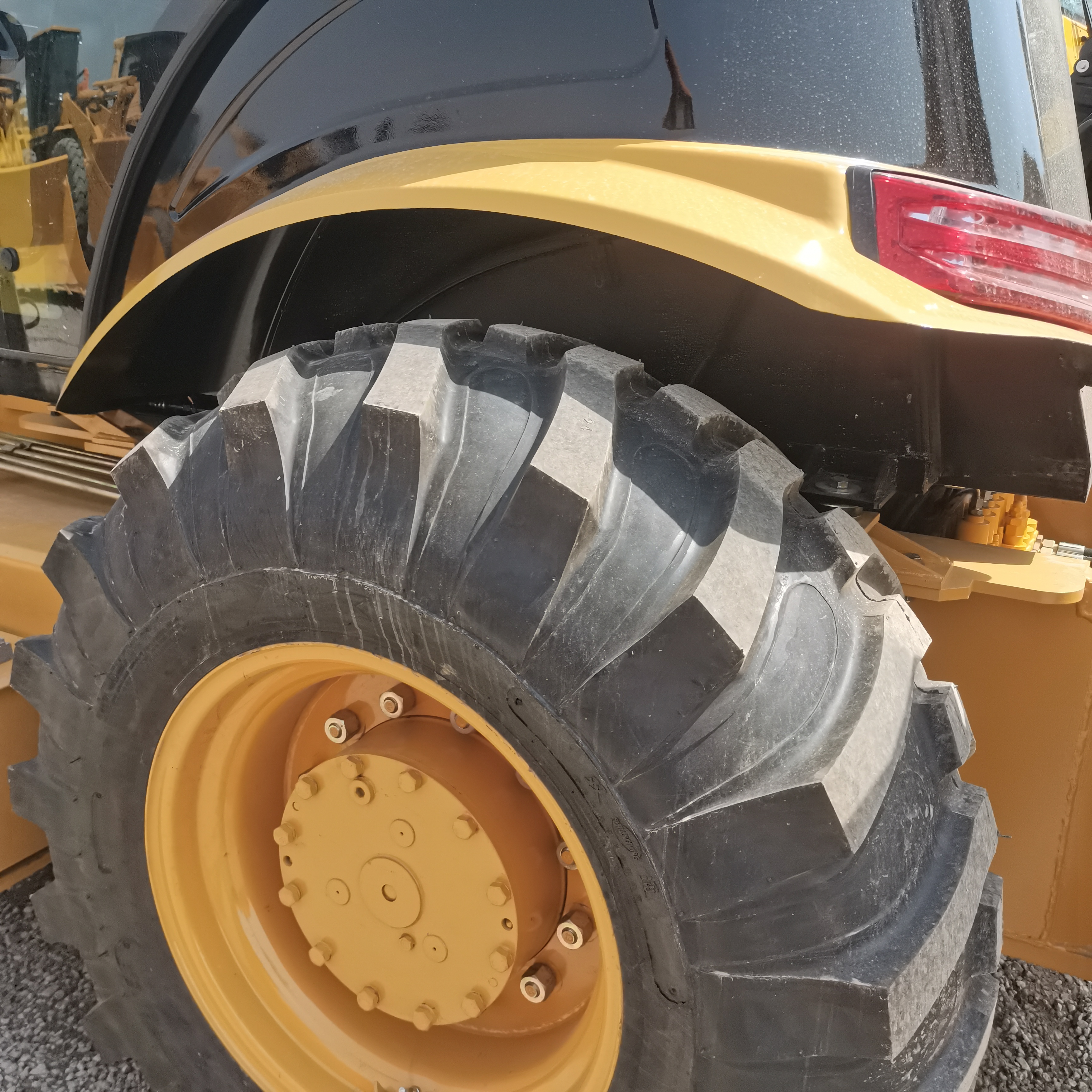 New Backhoe loader CATERPILLAR 420F: picture 7