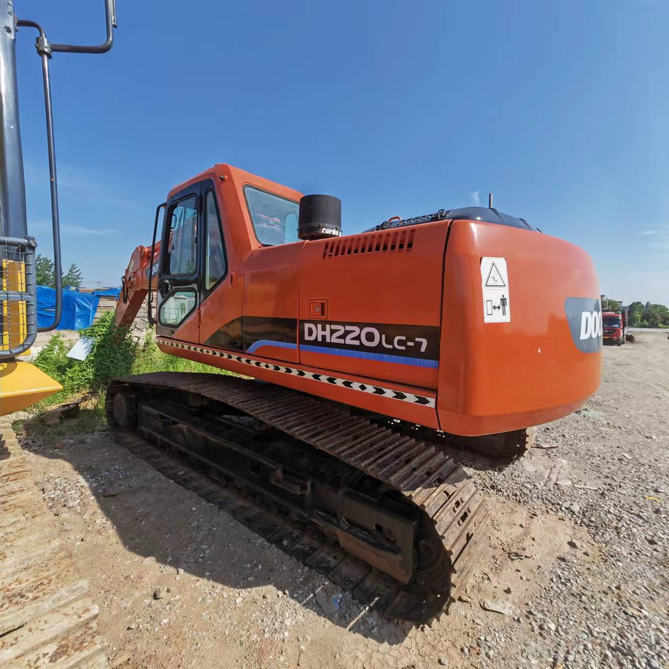 DOOSAN DH220 - Crawler excavator: picture 2 DOOSAN DH220 - Crawler excavator: picture 2