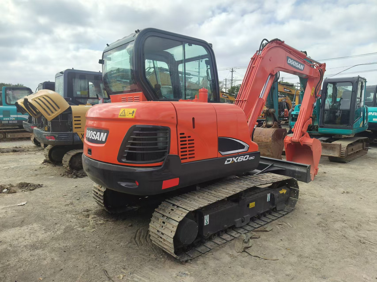 DOOSAN DX60 - Excavator: picture 3 DOOSAN DX60 - Excavator: picture 3