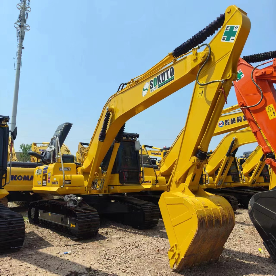 KOMATSU PC200-8MO - Crawler excavator: picture 1 KOMATSU PC200-8MO - Crawler excavator: picture 1