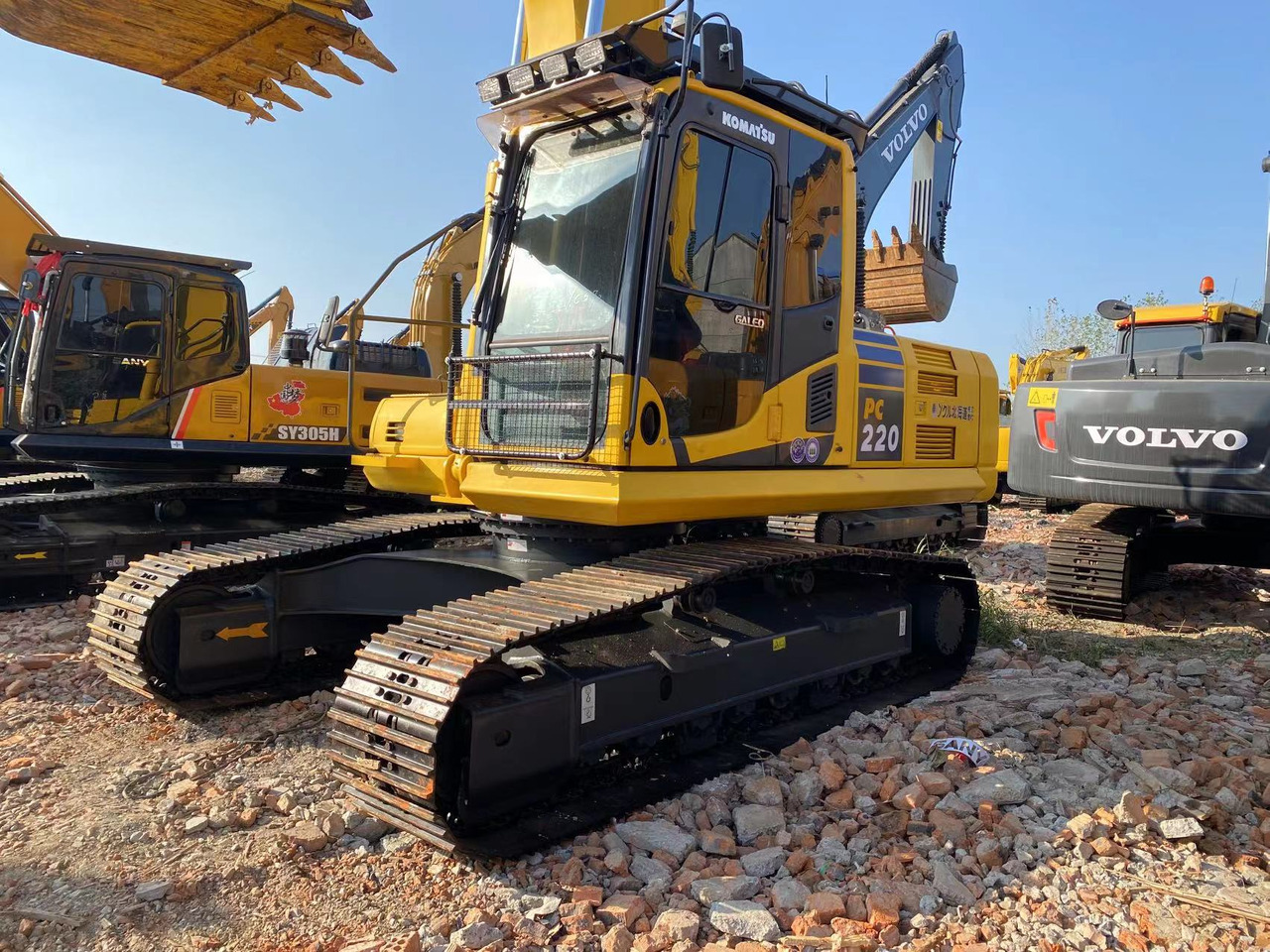 KOMATSU PC220 - Crawler excavator: picture 3 KOMATSU PC220 - Crawler excavator: picture 3
