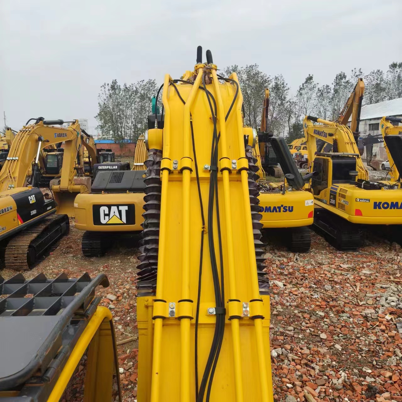 Crawler excavator KOMATSU PC240: picture 10