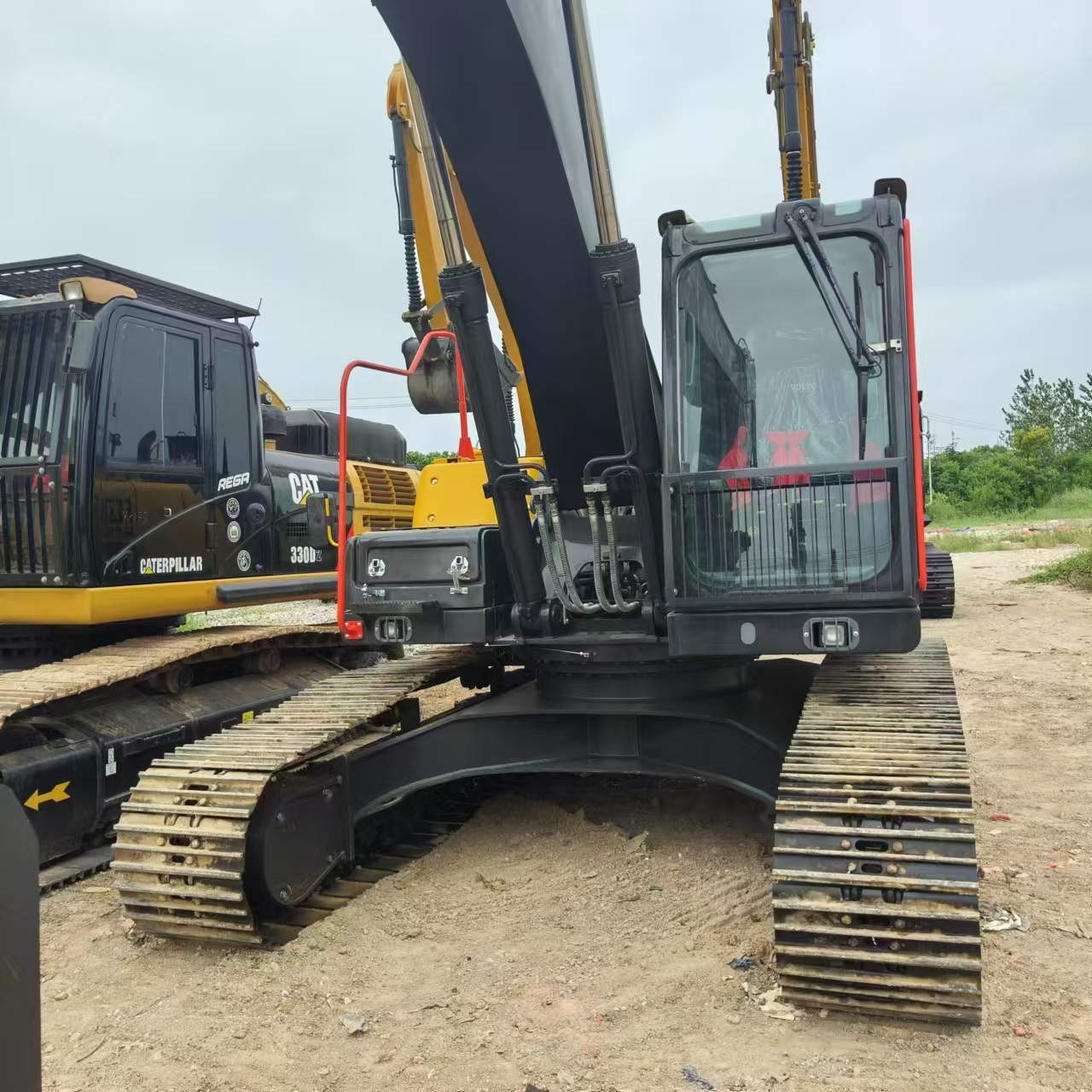 Crawler excavator VOLVO EC240: picture 11