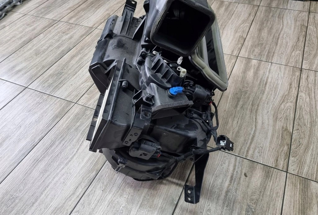 FORD NAGRZEWNICA KOMPLETNA FORD F MAX 500 EURO 6 - Heating/ Ventilation for Truck: picture 4 FORD NAGRZEWNICA KOMPLETNA FORD F MAX 500 EURO 6 - Heating/ Ventilation for Truck: picture 4