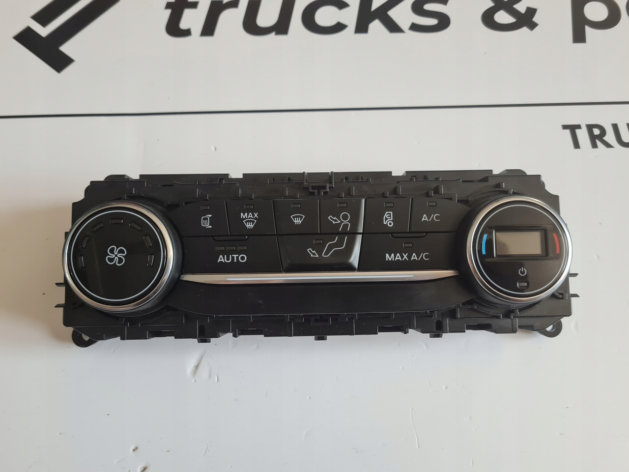 FORD PANEL OGRZEWANIA KLIMATYZACJI FORD F-MAX 500 TRUCKS EURO 6 - Dashboard for Truck: picture 2 FORD PANEL OGRZEWANIA KLIMATYZACJI FORD F-MAX 500 TRUCKS EURO 6 - Dashboard for Truck: picture 2