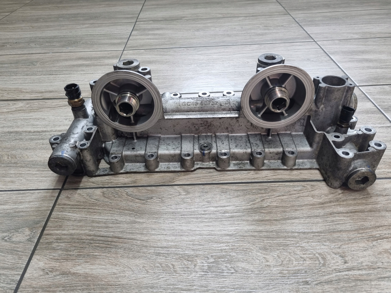 FORD PODSTAWA FILTRÓW OLEJU FORD F-MAX 500 GC46 6C732 AD - Oil filter for Truck: picture 2 FORD PODSTAWA FILTRÓW OLEJU FORD F-MAX 500 GC46 6C732 AD - Oil filter for Truck: picture 2