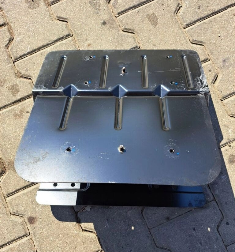 MOCOWANIE PRAWE BŁOTNIKA PODKABINOWEGO NADKOLA FORD F-MAX EURO 6 Ford F-MAX JC46 Ford F-MAX truck - Cab and interior for Truck: picture 3 MOCOWANIE PRAWE BŁOTNIKA PODKABINOWEGO NADKOLA FORD F-MAX EURO 6 Ford F-MAX JC46 Ford F-MAX truck - Cab and interior for Truck: picture 3