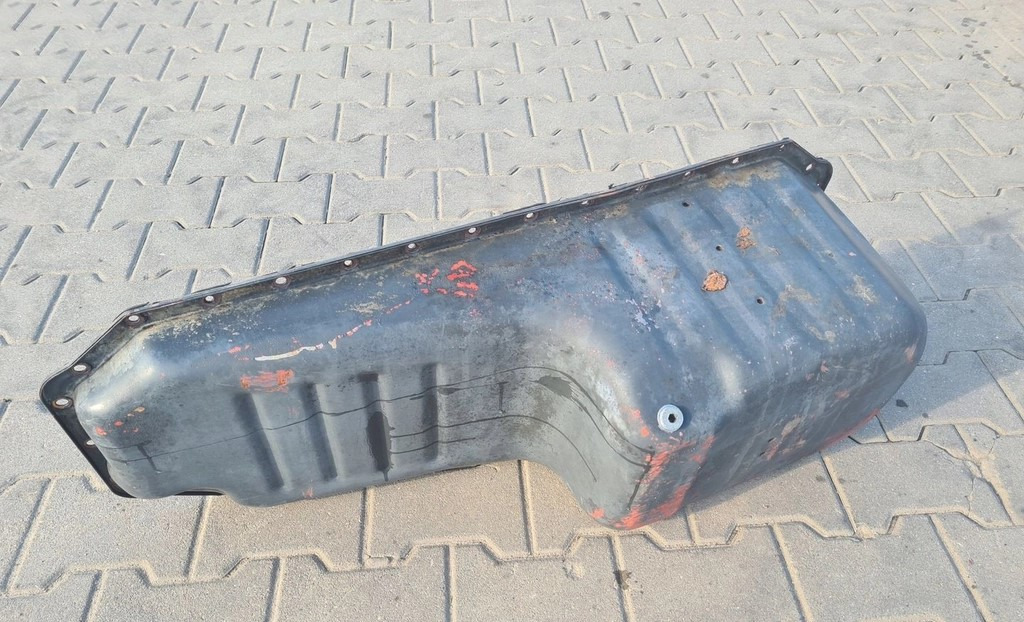 RENAULT MIDLUM PREMIUM DXI 7 VOLVO FL FE - Oil pan: picture 4 RENAULT MIDLUM PREMIUM DXI 7 VOLVO FL FE - Oil pan: picture 4