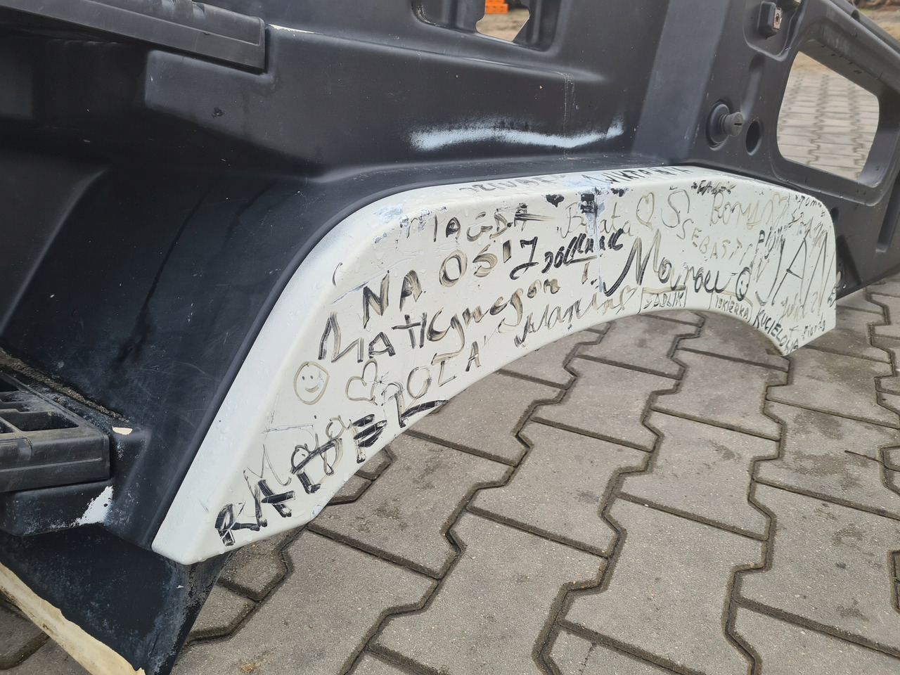 RENAULT STOPNICA GÓRNA STOPIEŃ LEWY RENAULT GAMA T RANGE HIGH - Footstep for Truck: picture 5 RENAULT STOPNICA GÓRNA STOPIEŃ LEWY RENAULT GAMA T RANGE HIGH - Footstep for Truck: picture 5