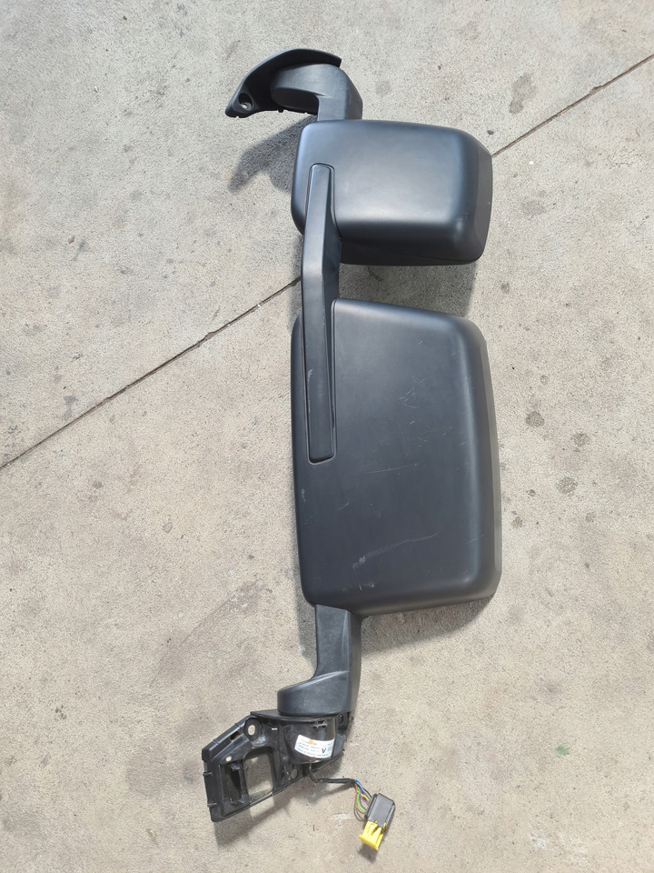 Renault LUSTERKO LUSTRO LEWE RENAULT GAMA T C K RANGE - Rear view mirror for Truck: picture 4 Renault LUSTERKO LUSTRO LEWE RENAULT GAMA T C K RANGE - Rear view mirror for Truck: picture 4