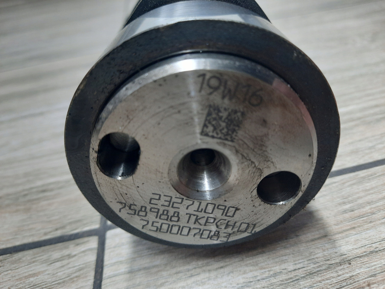 VOLVO WAŁEK ROZRZĄDU VOLVO FM 4 D11K RENAULT GAMA T RANGE DTI 11 - Camshaft for Truck: picture 2 VOLVO WAŁEK ROZRZĄDU VOLVO FM 4 D11K RENAULT GAMA T RANGE DTI 11 - Camshaft for Truck: picture 2