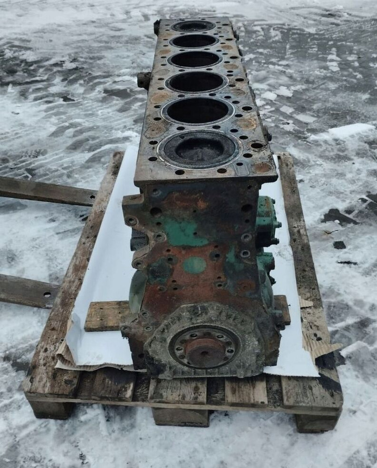 Volvo FM truck - Cylinder block for Truck: picture 3 Volvo FM truck - Cylinder block for Truck: picture 3