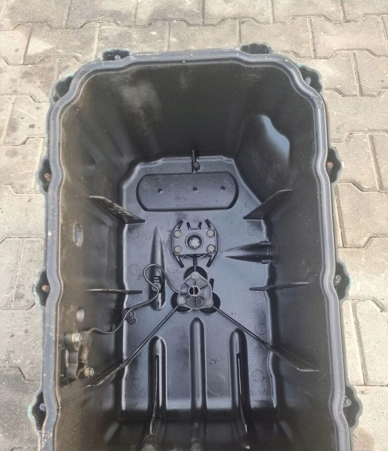 Volvo MISA SILNIKA FH FM 13 D13 - Oil pan for Truck: picture 5 Volvo MISA SILNIKA FH FM 13 D13 - Oil pan for Truck: picture 5