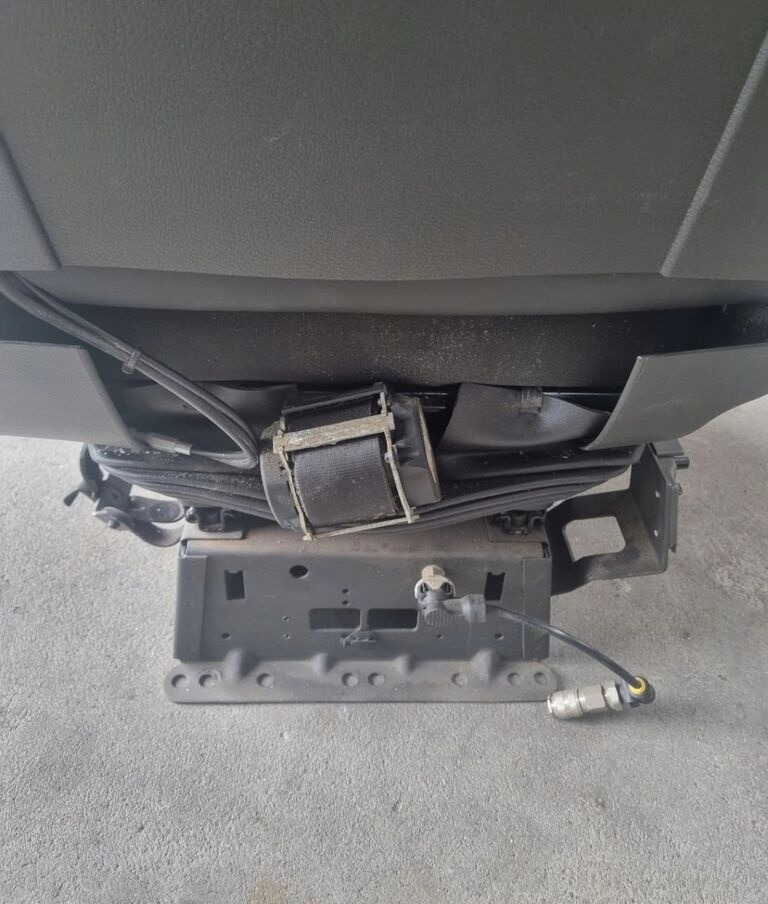 Volvo PNEUMATYCZNY Volvo FH 4 FM 4 AUTOMAT - Seat for Truck: picture 5 Volvo PNEUMATYCZNY Volvo FH 4 FM 4 AUTOMAT - Seat for Truck: picture 5
