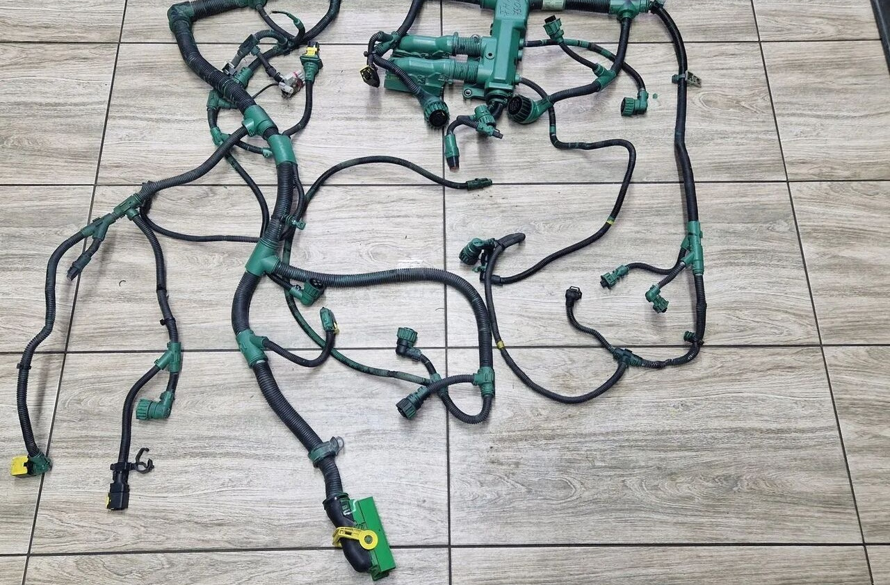 Volvo WIĄZKA INSTALACJA SILNIKA FH 16 D16K EURO 6 22549742 1   Volvo - Cables/ Wire harness for Truck: picture 5 Volvo WIĄZKA INSTALACJA SILNIKA FH 16 D16K EURO 6 22549742 1   Volvo - Cables/ Wire harness for Truck: picture 5