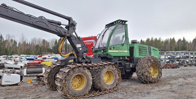 John Deere 1270 D - Forestry harvester: picture 1 John Deere 1270 D - Forestry harvester: picture 1